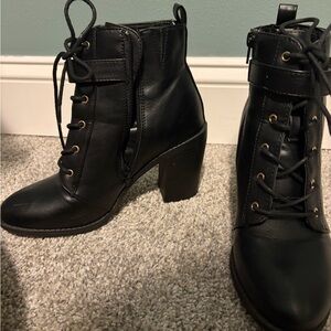 Shoe Dazzle Black Lace-Up Block Heel Ankle Boots
